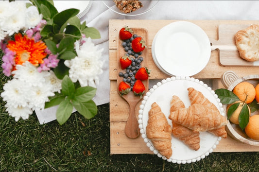 How To Style A Classic Backyard Picnic